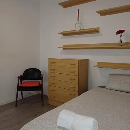 Habitacion Individual Con Bano Compartido *